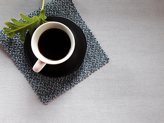 포토 JPG 해외이미지 음료 음식 백그라운드 탁자 아침 휴식 사람없음 목재 컵 갈색 검은색 어둠 카페 머그컵 흰색 뜨거움 아침식사 정상 질감 아로마 에스프레소 블랙커피 카페인 해외202008 해외포토 주간 나무 식기 커피 컬러 가구 컨셉 재료 상점 식사 파일형식