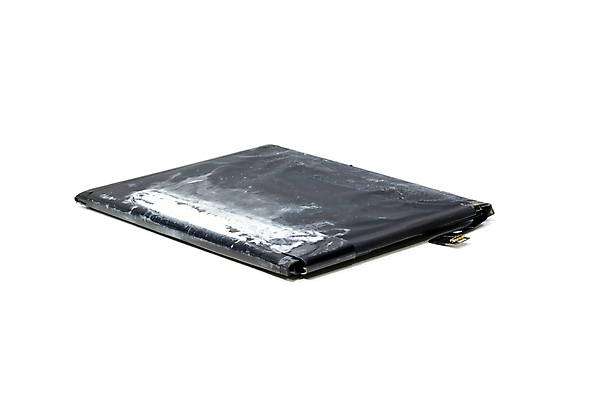 포토 JPG 해외이미지 백그라운드 통신 모바일 경고 안전 사람없음 전자제품 스마트폰 핸드폰 디지털 검은색 힘 재활용 장비 에너지 흰색 위험 전화기 스마트 흰배경 전자 베터리 옛날 화학물질 해외202008 해외포토 컬러 컨셉 스마트기기 화학 친환경 파일형식