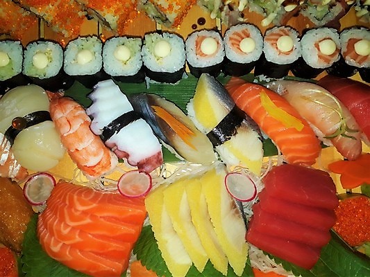 포토 JPG 해외이미지 직업 전통 접시 손 남자 아시아 음식 다이어트 재료 탁자 밥 건강 어류 요리 사람없음 주방 식당 일본 요리사 식사 저녁식사 초밥 회 신선 클래식 김 먹기 해산물 크림 날것 만들기 롤 연어 아보카도 점심식사 방법 맛있는 해외202008 해외포토 식기 나라 가구 컨셉 과일 모션 사람 신체부위 상점 수중동물 해조류 일본음식 파일형식