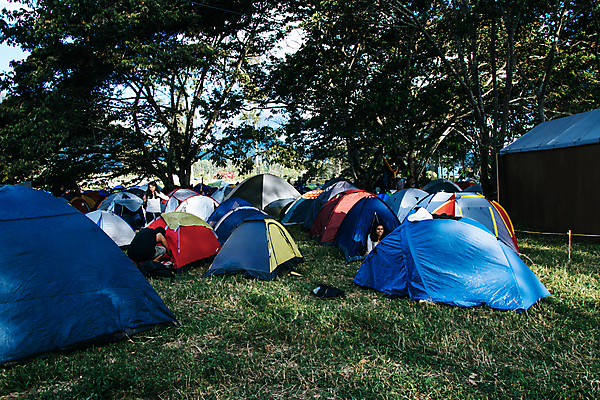 포토 JPG 해외이미지 주간 휴식 텐트 풍경 사람없음 야외 캠핑 캠핑장 장면 해외202008 해외포토 자연요소 컨셉 레저 캠핑도구 파일형식