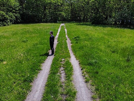 포토 JPG 해외이미지 나무 라이프스타일 공원 행복 유럽 도로 길 여행 밭 자연 안테나 한명 사람 풍경 야외 초록색 여름 평화 봄 산책 자유 숲 오솔길 공터 폴란드 내추럴 드론 브로츠와프 조감도 혼자 해외202008 해외포토 식물 1 계절 공공시설 감정 나라 컬러 컨셉 농업 통신 교통시설 휴식 생활 생태계 파일형식