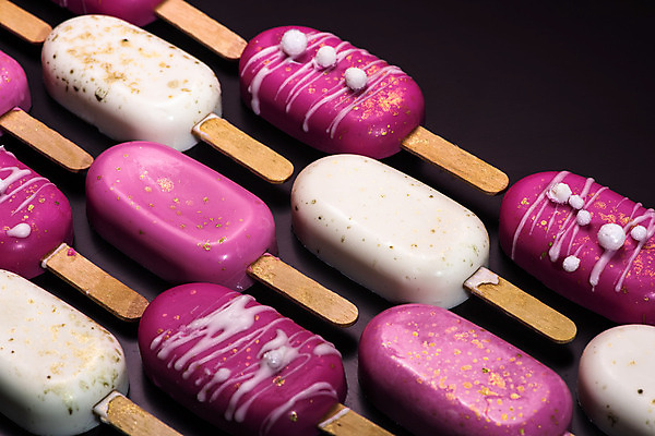 포토 JPG 해외이미지 검은배경 아이스크림 디저트 사람없음 초콜릿 해외202008 해외포토 음식 백그라운드 검은색 파일형식