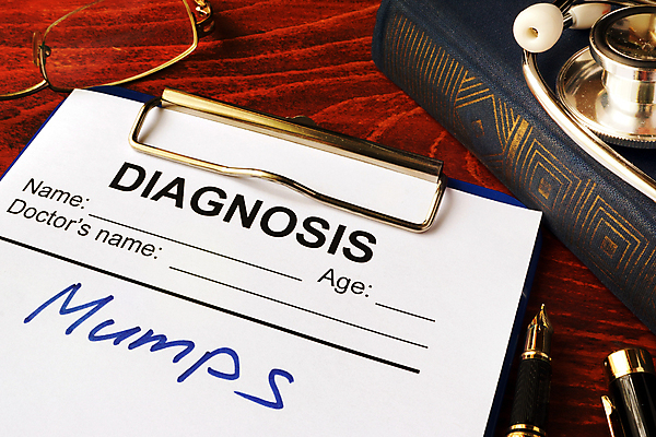 포토 JPG 해외이미지 건강 사람없음 치료 약 고통 열 바이러스 질병 감염 돌봄 예방접종 해외202008 해외포토 감정 의학 모션 접종 파일형식