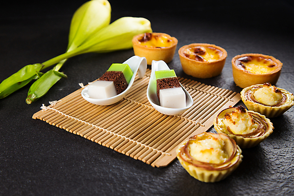 포토 JPG 해외이미지 음식 백그라운드 디저트 요리 사람없음 쿠키 과자 케이크 요식업 식사 빵집 신선 선택 달콤 맛 굽기 크림 모음 프랑스어 타르트 페스츄리 맛있는 해외202008 해외포토 문자 산업 빵 컨셉 한글 상점 구이 파이_빵 파일형식