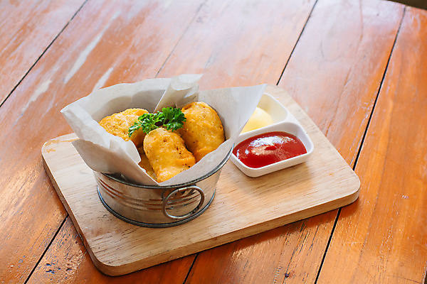 포토 JPG 해외이미지 접시 음식 백그라운드 토마토 부분 쟁반 육류 요리 사람없음 목재 바구니 금속 식사 저녁식사 치킨 튀김 시골 신선 황금 달콤 맛 그릴 폐기물 상추 가슴 케첩 굽기 먹기 오브젝트 속도 준비 칼로리 마요네즈 프랑스어 점심식사 해로움 해외202008 해외포토 나무 문자 식기 컨셉 채소 식재료 재료 모션 재질 주방용품 신체부위 소스_음식 쓰레기 구이 닭고기요리 파일형식