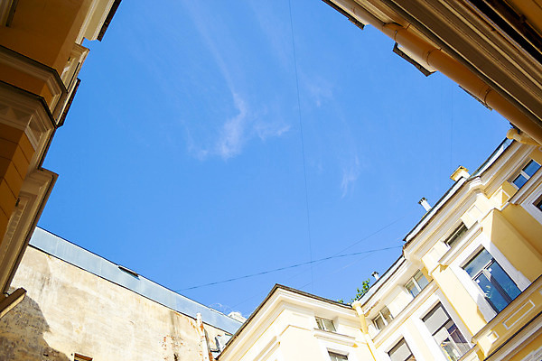 포토 JPG 해외이미지 외관 유럽 벽 여행 백그라운드 오렌지 건축양식 창문 하늘 아파트 주택 미술 사람없음 야외 건물 일상 파란색 노란색 도시 역사 성자 복고 상승 러시아 타운 기하학 그런지 러시아인 법정 안뜰 옛날 해외202008 해외포토 서양인 건축물 건축 나라 종교 컬러 컨셉 무늬 과일 문화예술 라이프 파일형식
