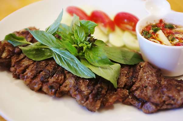포토 JPG 해외이미지 전통 접시 음식 백그라운드 토마토 태국 육류 돼지고기 스테이크 요리 사람없음 초록색 식당 식사 저녁식사 샐러드 소고기 튀김 신선 중앙 맛 그릴 바비큐 자르기 굽기 먹기 허브 속도 유기농 매움 슬라이스 목 숯 점심식사 절임 핸드메이드 스타일 맛있는 해외202008 해외포토 식물 식기 웰빙 아시아 컬러 컨셉 채소 식재료 모션 주방용품 서양음식 신체부위 상점 구이 파일형식