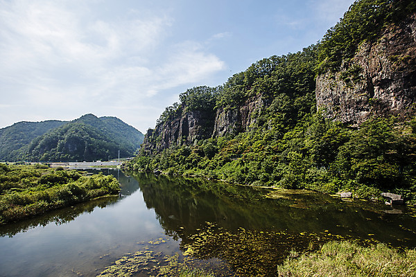포토 JPG 주간 여행 한국 풍경 사람없음 야외 관광지 경상북도 국내여행 선바위 외씨버선길 반변천 국내포토 영양군 자연요소 아시아 길 강 바위_돌 경상도 파일형식 영양_한국
