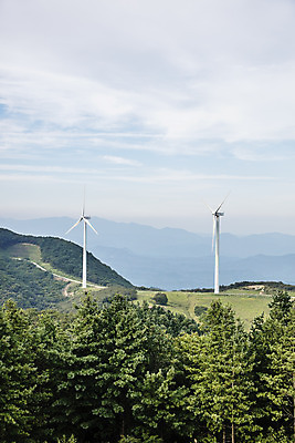 포토 JPG 주간 여행 바람 산 한국 풍경 사람없음 야외 관광지 풍력에너지 경상북도 국내여행 맹동산 영양풍력발전단지 국내포토 영양군 자연요소 아시아 날씨 그린에너지 경상도 풍력발전소 파일형식 영양_한국