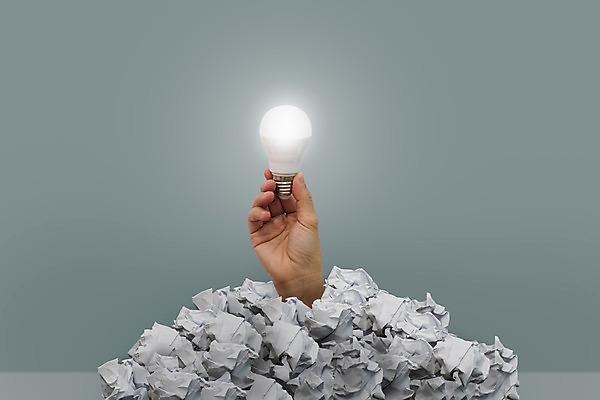 포토 JPG 해외이미지 손 여자 종이 백그라운드 컨셉 생각 비즈니스 전구 공 상상 아이디어 창조 미술 사람 사람없음 빛 사무실 램프 결과 쓰레기 큼 뇌 문서 문제 해결 발견 혁명 구김 발명 우수 특별함 카피스페이스 브레인스토밍 해외202008 해외포토 모션 문화예술 조명 신체부위 공백 크기 절기 파일형식