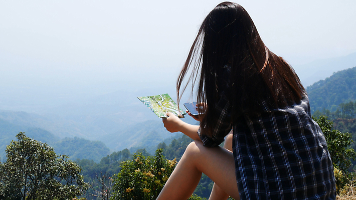 포토 JPG 해외이미지 라이프스타일 아시아 여행 백그라운드 지도 인터넷 배낭 자연 모바일 바람 산 세포 한명 동양인 풍경 야외 스마트폰 핸드폰 여행객 카메라 디지털 스크린 트래킹 터치 정보 잡기 네트워크 어플리케이션 스마트 검색 소셜 터치스크린 셀룰러 해외202008 해외포토 자연요소 1 나라 컨셉 가방 모션 레저 날씨 사람 인종 생활 전자제품 스마트기기 생태계 파일형식