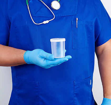 포토 JPG 해외이미지 백인 손 남자 청진기 실험 한명 들기 사람 상반신 성인 앞모습 성인남자한명만 신약개발 해외202008 해외포토 서양인 1 뷰포인트 의료기기 모션 신체부위 개발 남자한명만 성인남자만 파일형식 신약_의학