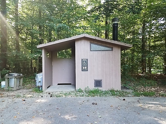 포토 JPG 해외이미지 나무 자연 주택 사람없음 야외 목재 욕실 화장실 변기 헛간 판잣집 해외202008 해외포토 식물 재료 건물 생태계 저장고 파일형식