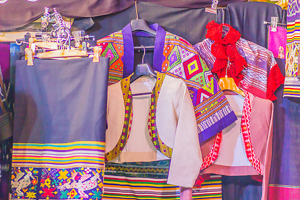 포토 JPG 해외이미지 전통 디자인 드레스 옷 아시아 문화 백그라운드 패턴 태국 미술 사람없음 야외 컬러풀 유행 마을 수확 직물 면 고급 바느질 실크 남색 천 질감 수공예 부족 재단 재단사 핸드메이드 스타일 해외202008 해외포토 직업 나라 컬러 컨셉 무늬 농업 문화예술 공예 파일형식