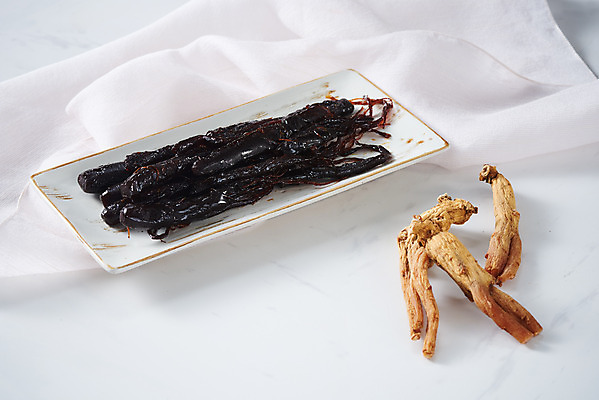 포토 JPG 스튜디오촬영 접시 건조 실내 건강 사람없음 한의학 약재 천 흰배경 건강식품 면역력 홍삼 홍삼정과 국내포토 식기 음식 백그라운드 의학 내부 약 흰색 직물 삼 파일형식 정과