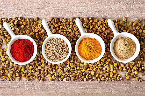 포토 JPG 해외이미지 재료 사람없음 식당 허브 향신료 후추 카레 생강 조제 내추럴 캐모마일 해외202008 해외포토 식물 꽃 음식 채소 약 상점 만들기 향미료 파일형식