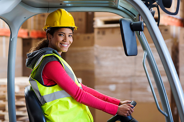 포토 JPG 해외이미지 여자 실내 한명 상반신 20대 옆모습 화물 물류창고 성인여자한명만 해외202008 해외포토 1 뷰포인트 사람 청년 내부 운송업 창고 여자한명만 성인여자만 파일형식