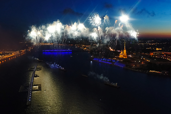 포토 JPG 해외이미지 기념일 행복 별 백그라운드 크리스마스 하늘 불 휴가 새로움 기념 폭죽 불꽃놀이 발렌타인데이 미술 사람 이벤트 사람없음 물 파란색 빛 강 컬러풀 반사 파티 축제 어둠 축하 야간 저녁 폭발 연도 쇼 경례 진홍색 7월 독립 웅장함 해외202008 해외포토 자연요소 감정 컬러 컨셉 데이이벤트 놀이 문화예술 빨간색 인사 날짜 파일형식