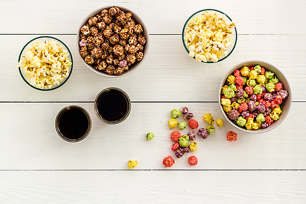 포토 JPG 해외이미지 음식 백그라운드 옥수수 사람없음 컬러풀 플랫 달콤 맛 정상 영화관 팝콘 위치 절임 팝 해외202008 해외포토 컬러 컨셉 곡류 극장 파일형식