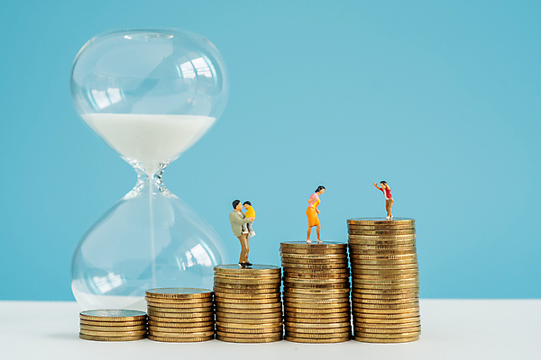 포토 JPG 해외이미지 모델 직업 라이프스타일 교육 남자 행복 안경 백그라운드 컨셉 비즈니스 성공 휴식 아이디어 사람 앉기 사람없음 책 스터디 장난감 독서 숫자 미니어처 피규어 정보 비즈니스맨 신문 뉴스 작음 은퇴 읽기 시력 비전 미니 스타일 해외202008 해외포토 문자 잡화 감정 모션 생활 간행물 학습 모형 직장인 크기 파일형식