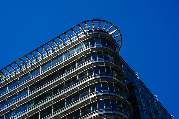 포토 JPG 해외이미지 직업 회사 비즈니스 건축양식 창문 유리 하늘 성공 미래 새로움 사람없음 건물 금융 파란색 빛 도시풍경 글로벌 사무실 태양 반사 탑 고층빌딩 도시 업무 센터 재산 도심 주식 런던 상업 지역 기하학 경제학 해외202008 해외포토 자연요소 건축물 교육 건축 컬러 컨셉 무늬 재질 영국 풍경 빌딩 경제 작업 파일형식