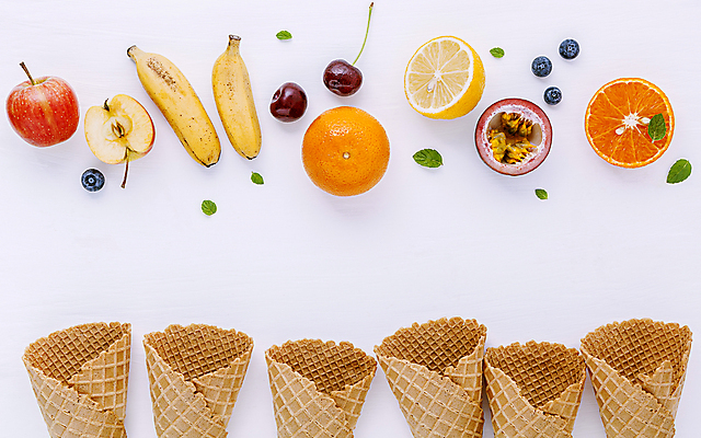 포토 JPG 해외이미지 오렌지 과일 아이스크림 바나나 사람없음 체리 사과 레몬 흰배경 블루베리 아이스크림콘 해외202008 해외포토 백그라운드 디저트 흰색 콘 파일형식