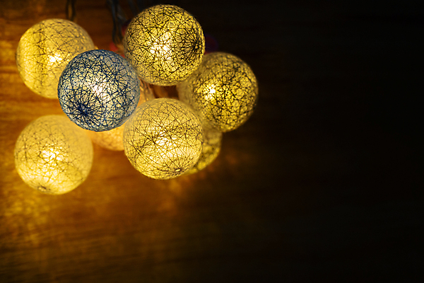 포토 JPG 해외이미지 모양 조각 백그라운드 컨셉 크리스마스 비즈니스 전구 조명 새해 사람없음 건물 장식 파란색 빛 우주 환경 디지털 장비 에너지 추위 흰색 램프 축하 절약 투명 창고 오브젝트 심플 전자 네온 빛망울 고립 광 다이오드 배기가스 엘리먼트 해외202008 해외포토 건축물 기념일 컬러 파일형식