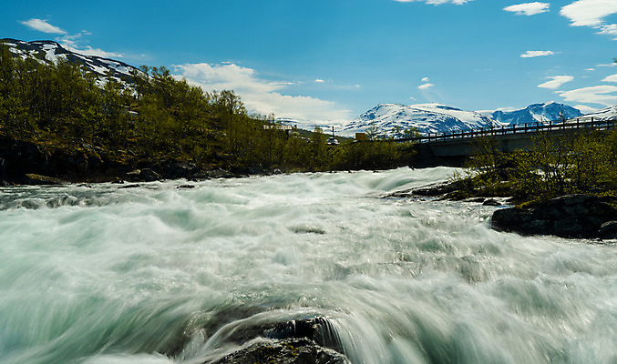 포토 JPG 해외이미지 구름 공원 유럽 호수 여행 자연 하늘 산 파노라마 노르웨이 국립공원 풍경 사람없음 야외 초록색 물 여름 파란색 계곡 얼음 하이킹 바위 장면 북쪽 스칸디나비아 전국 절정 해외202008 해외포토 자연요소 계절 공공시설 나라 컬러 레저 촬영기법 돌_바위 방향 생태계 파일형식