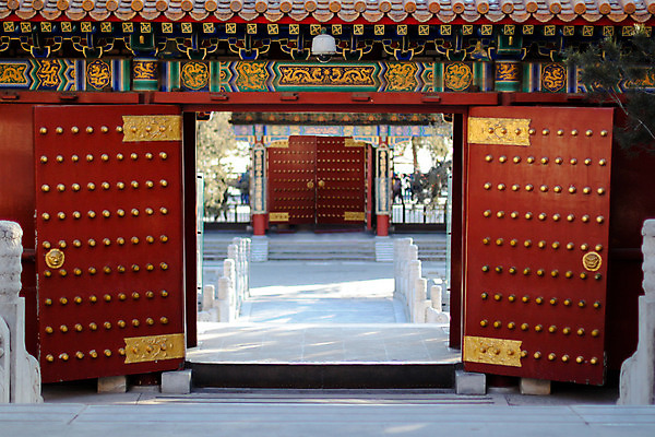 포토 JPG 해외이미지 전통 여행 백그라운드 패턴 건축양식 창문 휴가 사람없음 건물 컬러풀 문 탑 중국 궁전 복도 역사 터널 황금 수집 대문 향기 베이징 단계 건너기 옛날 해외202008 해외포토 건축물 건축 아시아 길 컬러 고건축 무늬 모션 냄새 파일형식