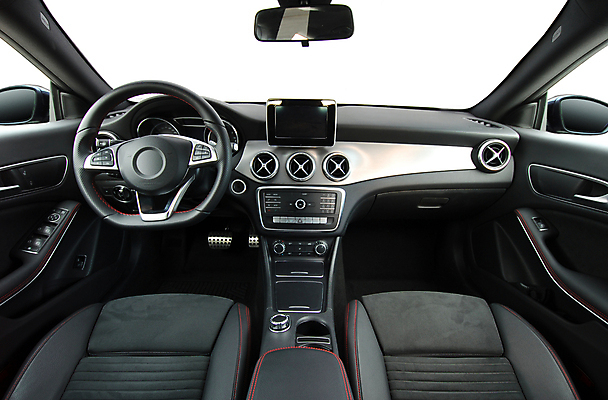 포토 JPG 해외이미지 스튜디오촬영 디자인 지도 의자 교통시설 자동차 실내 안전 사람없음 내부 소리 장비 운전 벨트 뜨거움 운전사 고급 수리 핸들 가죽 라디오 승객 시스템 네비게이션 위로 계기판 자동 제어 스타일 해외202008 해외포토 직업 잡화 육상교통 가구 교통 컨셉 모션 전자제품 시설 파일형식