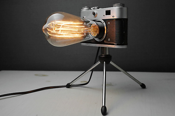 포토 JPG 해외이미지 디자인 컨셉 전구 상상 유리 조명 아이디어 매달리기 창조 미술 사람없음 내부 장식 빛 카메라 어둠 힘 장비 에너지 수확 골동품 램프 황금 클래식 필름 향수 복고 철사 빛망울 광 구식 발명 옛날 해외202008 해외포토 농업 모션 재질 문화예술 전자제품 화장품 파일형식