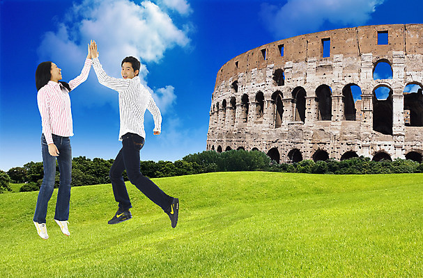 주간 전신 PSD 나무 식물 구름 편집이미지 커플 여자 남자 해외여행 여행 고건축 유적지 하늘 휴가 서기 사람 잔디 초원 야외 두명 건물 달리기 점프 이탈리아 세계문화유산 로마 이탈리아문화 콜로세움 하이파이브 원형경기장 이탈리아여행 이미지편집 자연요소 해외 건축물 유럽 스포츠시설 관계 모션 손짓 경기장 문화재 유럽문화 파일형식