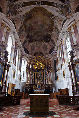 포토 JPG 해외풍경 해외 문양 건축물 건축 유럽 종교 외국문화 무늬 창문 해외건축 종교건축 독일 실내 건물 장식 세로 관광지 세계 교회 기둥 벽화 천장 대리석 마인츠 바로크양식 천장벽화 국내포토 나라 문화 여행 재료 풍경 내부 그림 파일형식