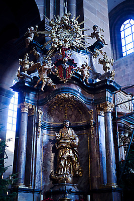 포토 JPG 해외풍경 해외 건축물 건축 유럽 종교 외국문화 해외건축 종교건축 천사 독일 실내 사람없음 건물 세로 관광지 세계 조각상 성당 기둥 작품 보름스 보름스대성당 청동상 국내포토 나라 문화 여행 미술 풍경 내부 조형물 파일형식