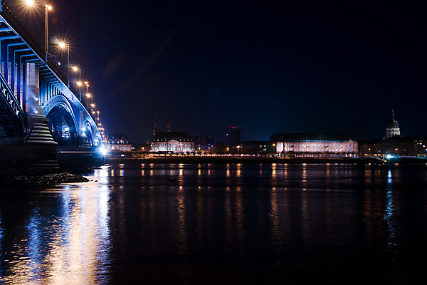 포토 JPG 해외풍경 해외 유럽 외국문화 야경 가로등 조명 독일 사람없음 야외 건물 가로 관광지 강 세계 도시 마인츠 가교 국내포토 건축물 공공시설 나라 문화 여행 풍경 야간 파일형식 풍경_경치