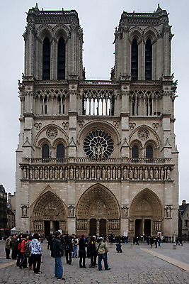포토 JPG 주간 해외풍경 해외 건축물 건축 유럽 외국문화 유럽건축 사람 풍경 야외 건물 세로 관광지 세계 성당 여행객 세계문화유산 프랑스 광장 파리_프랑스 노트르담 국내포토 자연요소 나라 문화 여행 서양건축 종교건축 문화재 파일형식