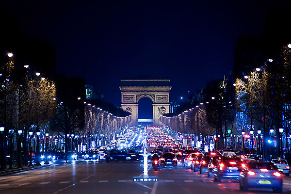 포토 JPG 나무 해외풍경 해외 유럽 도로 길 육상교통 외국문화 교통 야경 가로등 자동차 조명 사람없음 야외 가로 관광지 세계 프랑스 도시 가로수 개선문 파리_프랑스 국내포토 식물 공공시설 나라 문화 교통수단 여행 교통시설 풍경 야간 파일형식 풍경_경치