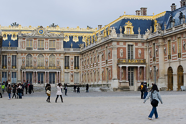 포토 JPG 주간 해외풍경 해외 건축물 건축 유럽 외국문화 유럽건축 사람 풍경 야외 건물 가로 관광지 세계 여행객 궁전 프랑스 광장 파리_프랑스 베르사유궁전 국내포토 자연요소 나라 문화 여행 고건축 서양건축 파일형식