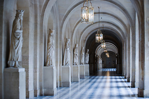 포토 JPG 해외풍경 해외 건축물 건축 유럽 외국문화 유럽건축 전등 조명 실내 풍경 사람없음 건물 가로 관광지 세계 조각상 궁전 프랑스 기둥 복도 작품 석상 파리_프랑스 베르사유궁전 국내포토 나라 문화 여행 고건축 서양건축 미술 내부 조형물 파일형식