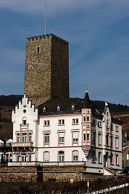포토 JPG 주간 해외풍경 해외 건축물 건축 유럽 외국문화 하늘 독일 풍경 사람없음 야외 건물 세로 관광지 세계 도시 성 뤼데스하임 부젠부르크성 국내포토 자연요소 나라 문화 여행 파일형식