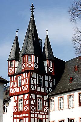 포토 JPG 주간 해외풍경 해외 건축물 건축 유럽 외국문화 하늘 독일 풍경 사람없음 야외 건물 세로 관광지 세계 도시 뤼데스하임 국내포토 자연요소 나라 문화 여행 파일형식