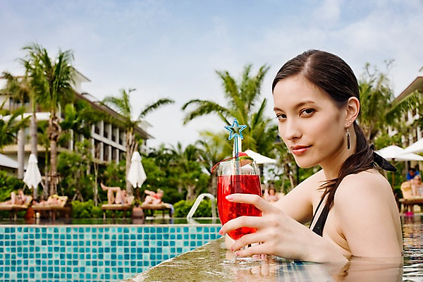 포토 JPG 주간 서양인 나무 식물 모델 해외기획촬영 해외 여자 수영복 여유 음료 해외여행 여행 포즈 기획촬영 2009년태국 와인잔 파타야 태국 리조트 휴식 잔 수영장 한명 사람 근접촬영 상반신 20대 성인 야외 물 여름 여름휴가 바캉스 비키니 야자수 칵테일 열대식물 칵테일잔 여자만 여자한명만 성인여자만 청년만 청년여자만 성인한명만 청년여자한명만 성인여자한명만 성인만 국내포토 자연요소 외국인 1 식기 옷 계절 감정 아시아 뷰포인트 컨셉 술잔 휴가 주류 청년 파일형식 여름_계절