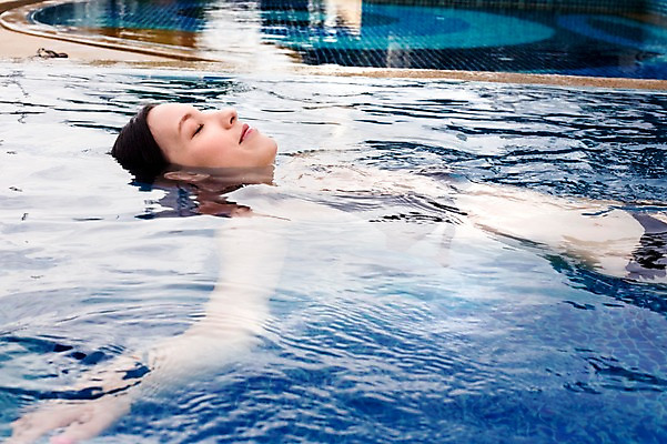 포토 JPG 주간 서양인 모델 해외기획촬영 해외 여자 수영복 여유 해외여행 여행 포즈 기획촬영 2009년태국 파타야 태국 리조트 휴식 수영장 한명 사람 상반신 20대 성인 야외 물 여름 여름휴가 바캉스 비키니 수중 수영 수면 여자만 여자한명만 성인여자만 청년만 청년여자만 성인한명만 청년여자한명만 성인여자한명만 성인만 수중사진 국내포토 자연요소 외국인 1 옷 계절 감정 아시아 컨셉 휴가 청년 수상스포츠 파일형식 여름_계절