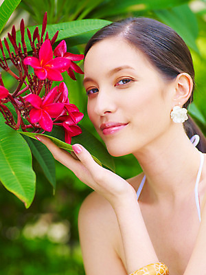 포토 JPG 주간 서양인 나무 식물 모델 해외기획촬영 해외 여자 꽃 여유 해외여행 여행 포즈 기획촬영 2009년태국 파타야 태국 리조트 휴식 나뭇잎 수영장 한명 사람 근접촬영 상반신 20대 성인 야외 여름 여름휴가 바캉스 여자만 여자한명만 성인여자만 청년만 청년여자만 성인한명만 청년여자한명만 성인여자한명만 성인만 국내포토 자연요소 외국인 1 계절 감정 아시아 뷰포인트 컨셉 잎 휴가 청년 파일형식 여름_계절