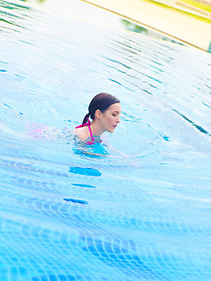 포토 JPG 주간 서양인 모델 해외기획촬영 해외 여자 여유 해외여행 여행 포즈 기획촬영 2009년태국 파타야 태국 리조트 휴식 수영장 한명 사람 상반신 20대 성인 야외 물 여름 여름휴가 바캉스 비키니 수중 수영 수면 여자만 여자한명만 성인여자만 청년만 청년여자만 성인한명만 청년여자한명만 성인여자한명만 성인만 수중사진 국내포토 자연요소 외국인 1 계절 수영복 감정 아시아 컨셉 휴가 청년 수상스포츠 파일형식 여름_계절