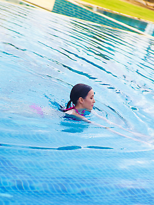 포토 JPG 주간 서양인 모델 해외기획촬영 해외 여자 여유 해외여행 여행 포즈 기획촬영 2009년태국 파타야 태국 리조트 휴식 수영장 한명 사람 상반신 20대 성인 야외 물 여름 여름휴가 바캉스 비키니 수중 수영 수면 여자만 여자한명만 성인여자만 청년만 청년여자만 성인한명만 청년여자한명만 성인여자한명만 성인만 수중사진 국내포토 자연요소 외국인 1 계절 수영복 감정 아시아 컨셉 휴가 청년 수상스포츠 파일형식 여름_계절