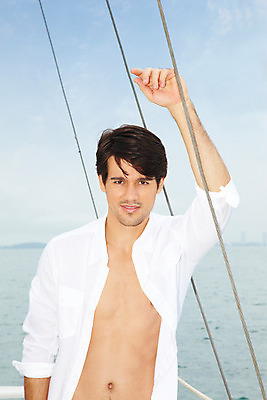 포토 JPG 주간 서양인 구름 모델 해외기획촬영 남자 여유 바다 해외여행 여행 포즈 기획촬영 2009년태국 셔츠 요트 파타야 태국 하늘 휴가 휴식 한명 서기 사람 상반신 20대 성인 야외 여름 여름휴가 바캉스 흰색 남자만 남자한명만 성인남자만 청년만 청년남자만 청년남자한명만 성인한명만 성인남자한명만 성인만 국내포토 자연요소 외국인 1 해외 계절 감정 아시아 컬러 컨셉 상의 배_교통 모션 청년 파일형식 여름_계절
