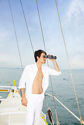 포토 JPG 주간 전신 서양인 구름 모델 해외기획촬영 남자 여유 바다 해외여행 여행 포즈 기획촬영 2009년태국 셔츠 요트 파타야 태국 하늘 휴가 휴식 한명 서기 사람 상반신 20대 성인 야외 여름 여름휴가 바캉스 망원경 흰색 흰바지 남자만 남자한명만 성인남자만 청년만 청년남자만 청년남자한명만 성인한명만 성인남자한명만 성인만 국내포토 자연요소 외국인 1 해외 계절 감정 아시아 컬러 컨셉 상의 배_교통 바지 모션 청년 파일형식 여름_계절