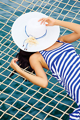 포토 JPG 주간 서양인 구름 모델 해외기획촬영 모자 원피스 여자 여유 바다 해외여행 여행 포즈 기획촬영 2009년태국 요트 파타야 태국 하늘 휴가 휴식 한명 사람 상반신 20대 성인 야외 여름 여름휴가 바캉스 눕기 그물 여자만 여자한명만 성인여자만 청년만 청년여자만 성인한명만 청년여자한명만 성인여자한명만 성인만 국내포토 자연요소 외국인 1 해외 잡화 옷 계절 감정 아시아 컨셉 배_교통 모션 청년 파일형식 여름_계절