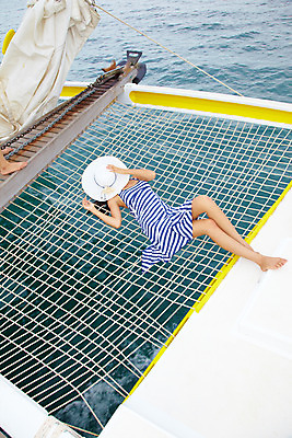 포토 JPG 주간 전신 서양인 구름 모델 해외기획촬영 모자 원피스 여자 여유 바다 해외여행 여행 포즈 기획촬영 2009년태국 요트 파타야 태국 하늘 휴가 휴식 한명 사람 20대 성인 야외 여름 여름휴가 바캉스 눕기 그물 여자만 여자한명만 성인여자만 청년만 청년여자만 성인한명만 청년여자한명만 성인여자한명만 성인만 국내포토 자연요소 외국인 1 해외 잡화 옷 계절 감정 아시아 컨셉 배_교통 모션 청년 파일형식 여름_계절